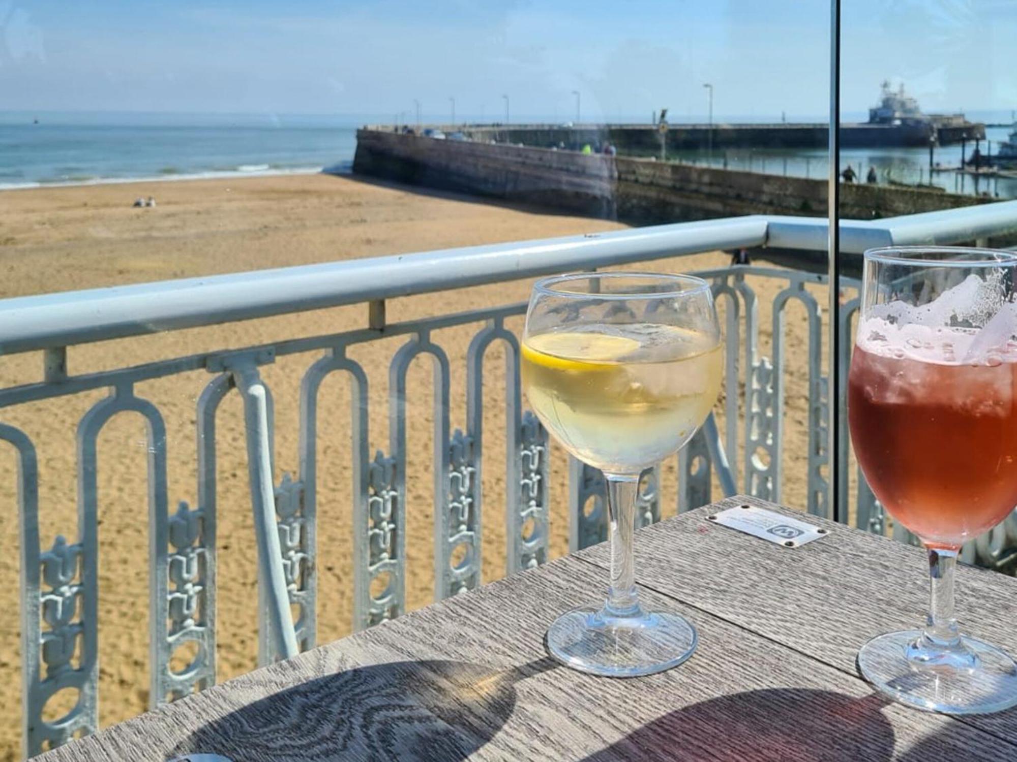 Vitamin Sea Residency Herne Bay Extérieur photo